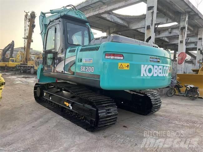 Kobelco SK 200 Vikšriniai ekskavatoriai