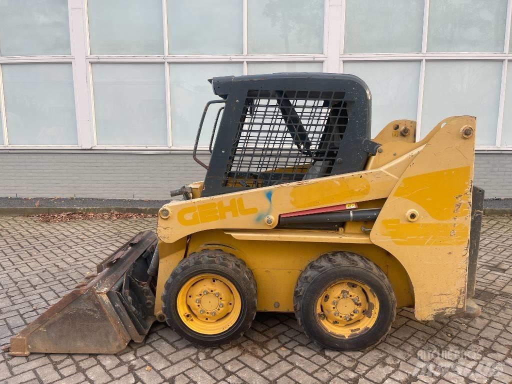 Gehl 3840 E     2015 Krautuvai su šoniniu pasukimu
