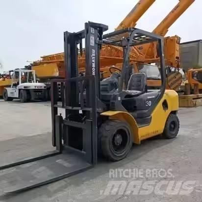 Komatsu 30 Dyzeliniai krautuvai