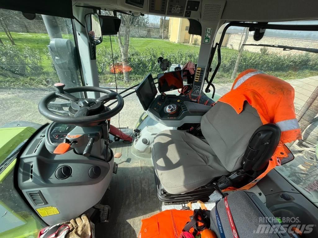CLAAS Axion 830 Traktoriai