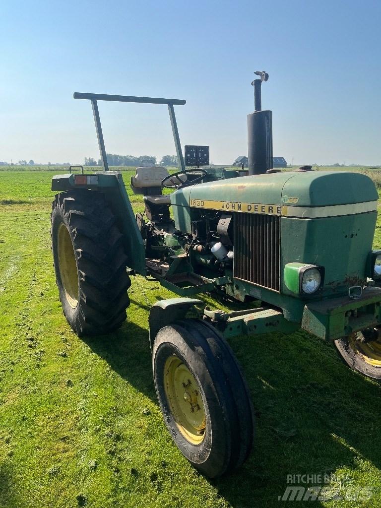 John Deere 1630 Traktoriai