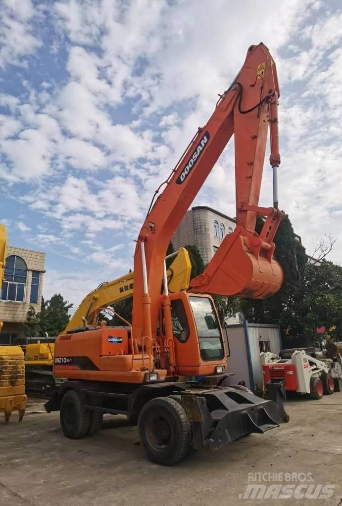 Doosan DH 210 W-7 Ratiniai ekskavatoriai