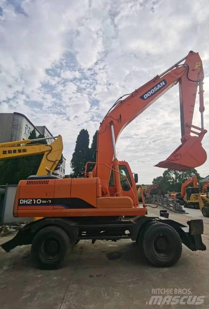 Doosan DH 210 W-7 Ratiniai ekskavatoriai