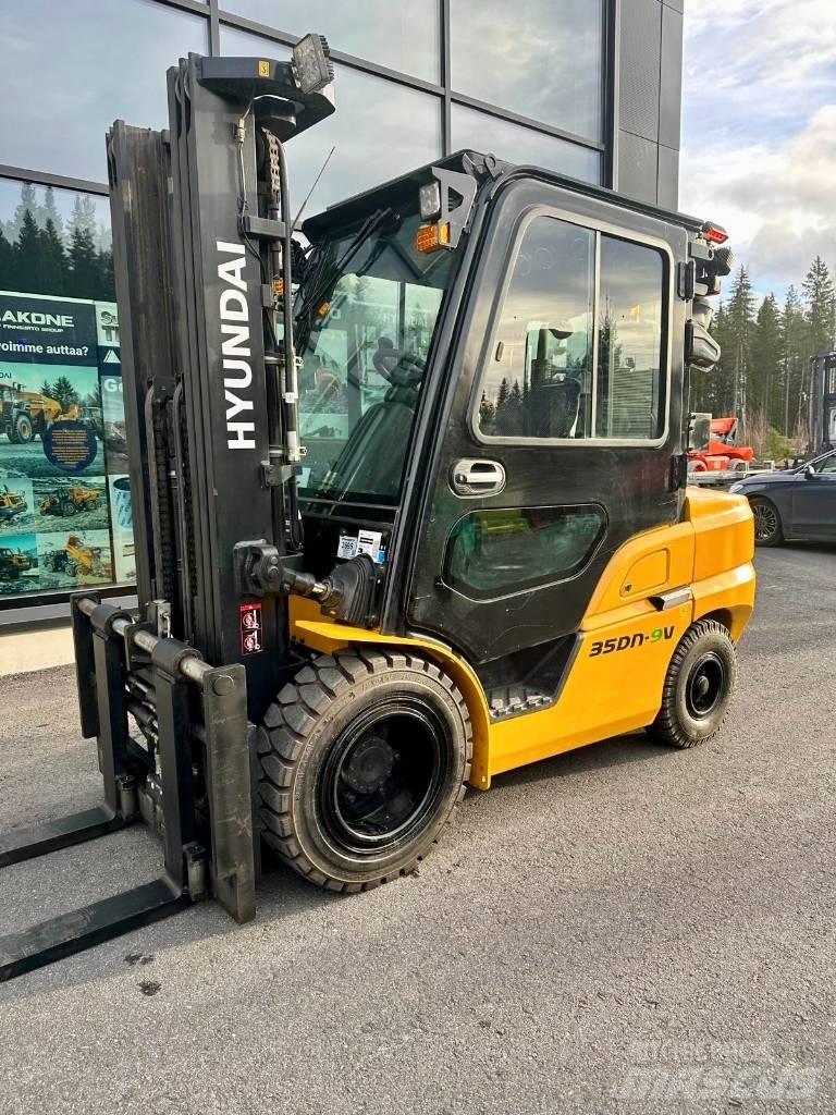 Hyundai 35DN-9V Dyzeliniai krautuvai