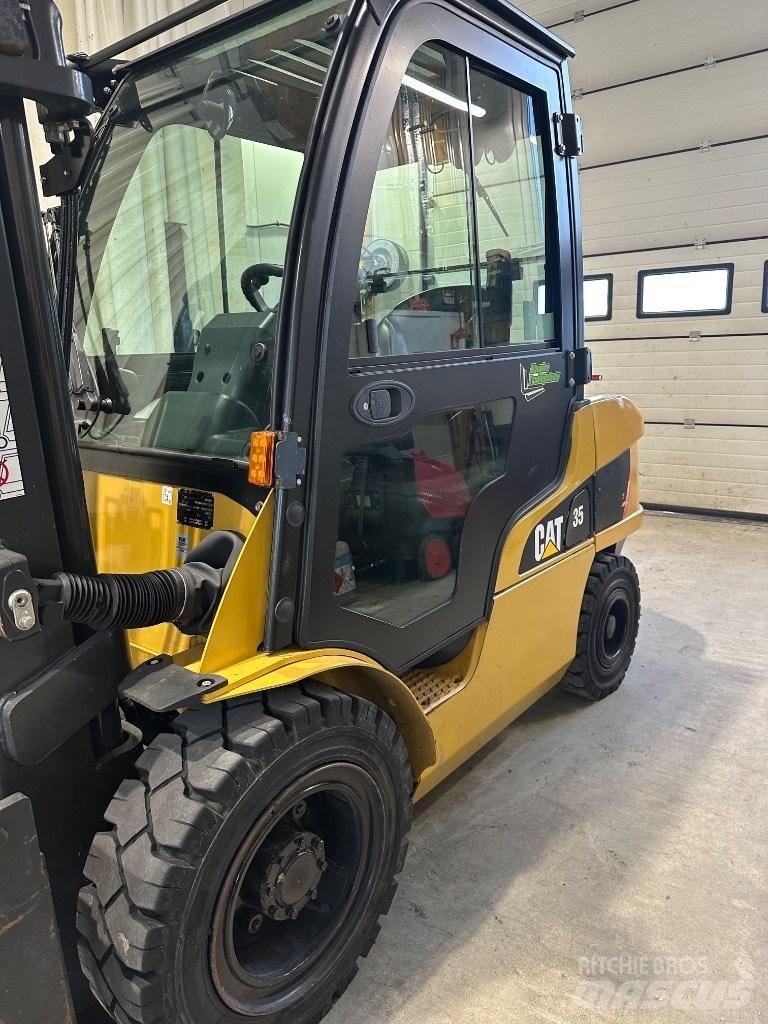 CAT DP35NT Dyzeliniai krautuvai
