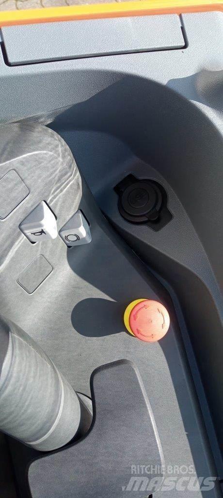 Toyota LSI200 Mažų aukščių keltuvai