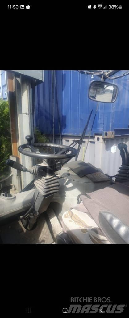 SMV 16 ton Dyzeliniai krautuvai