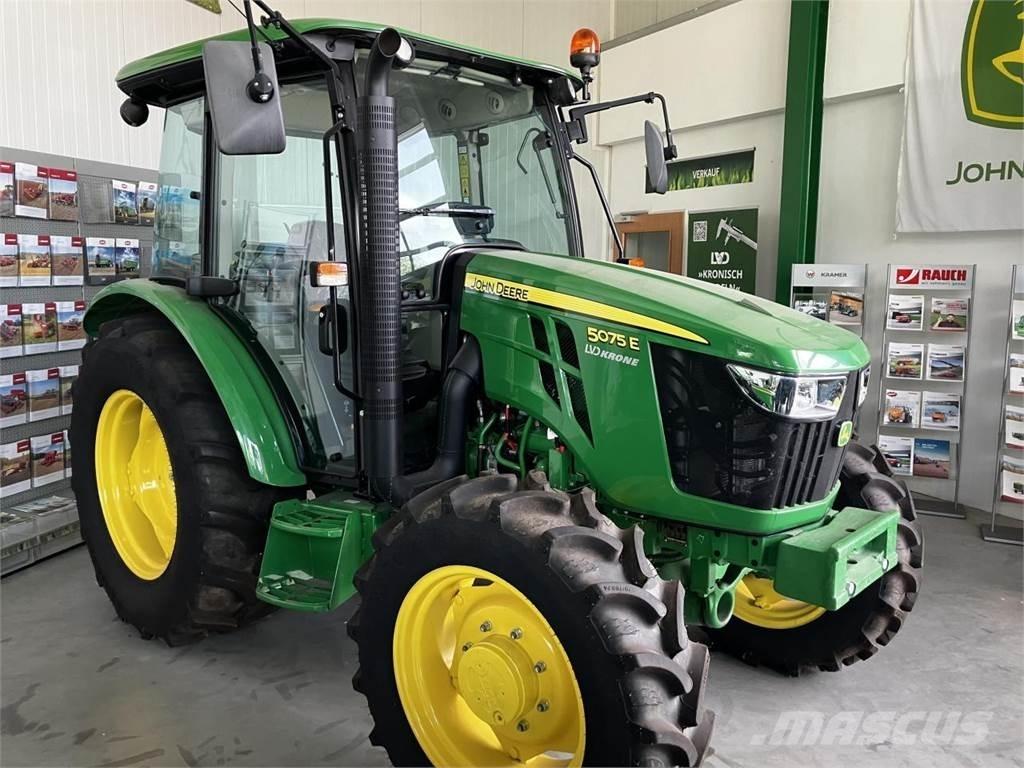 John Deere 5075E Traktoriai