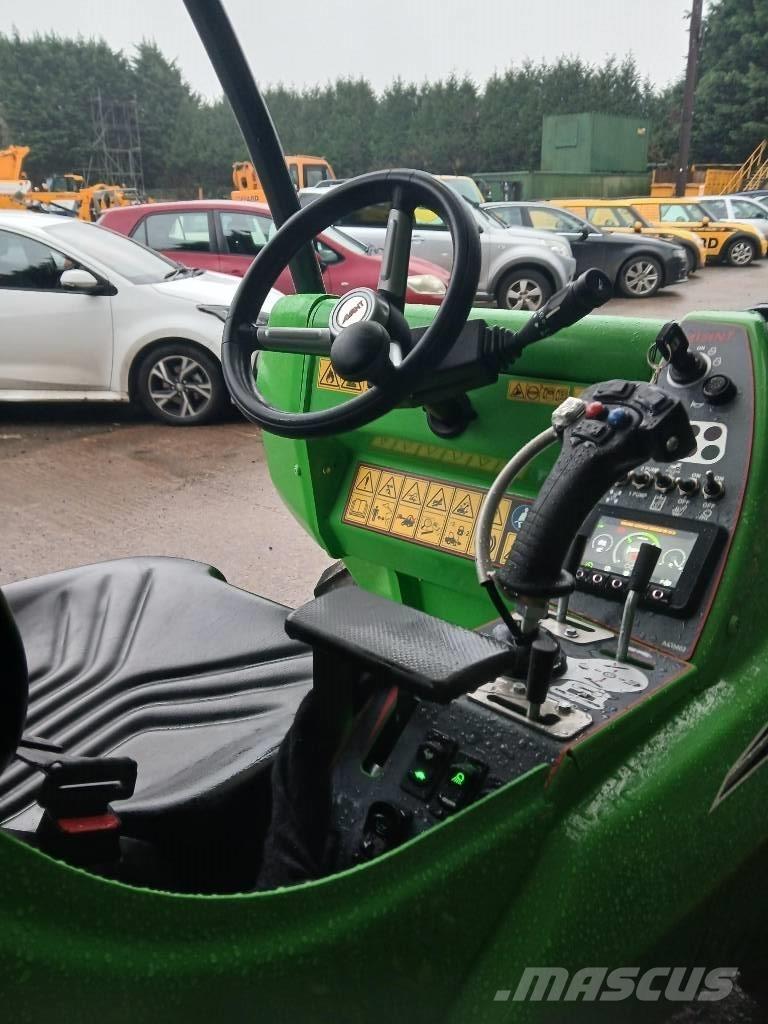 Avant 760i Daugiafunkciniai pakrovėjai