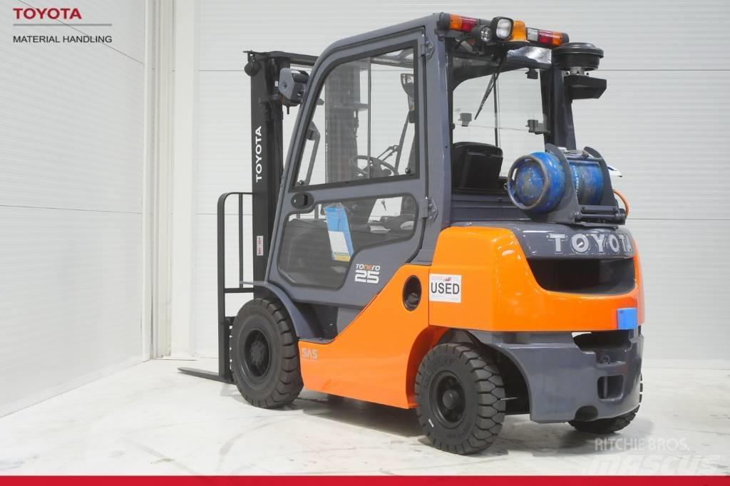 Toyota 02-8 FGF 25 LPG (dujiniai) krautuvai