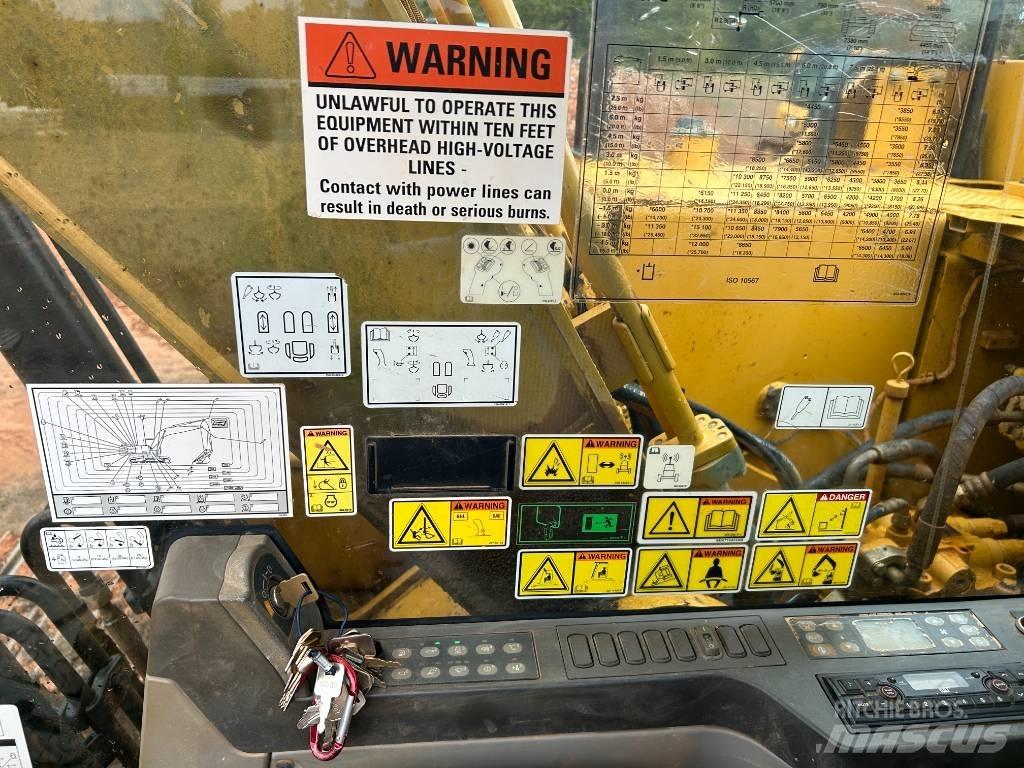 CAT 323FL Vikšriniai ekskavatoriai