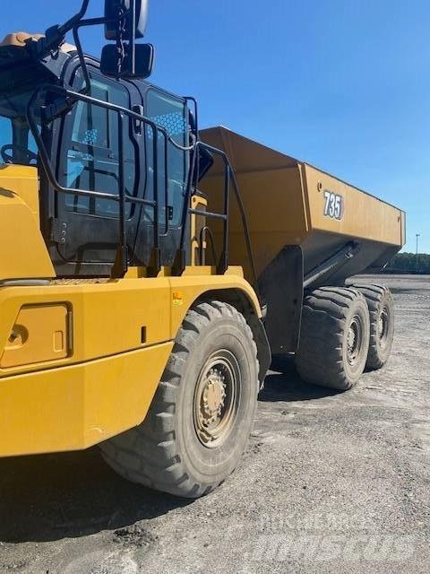 CAT 735 Karjeriniai savivarčiai
