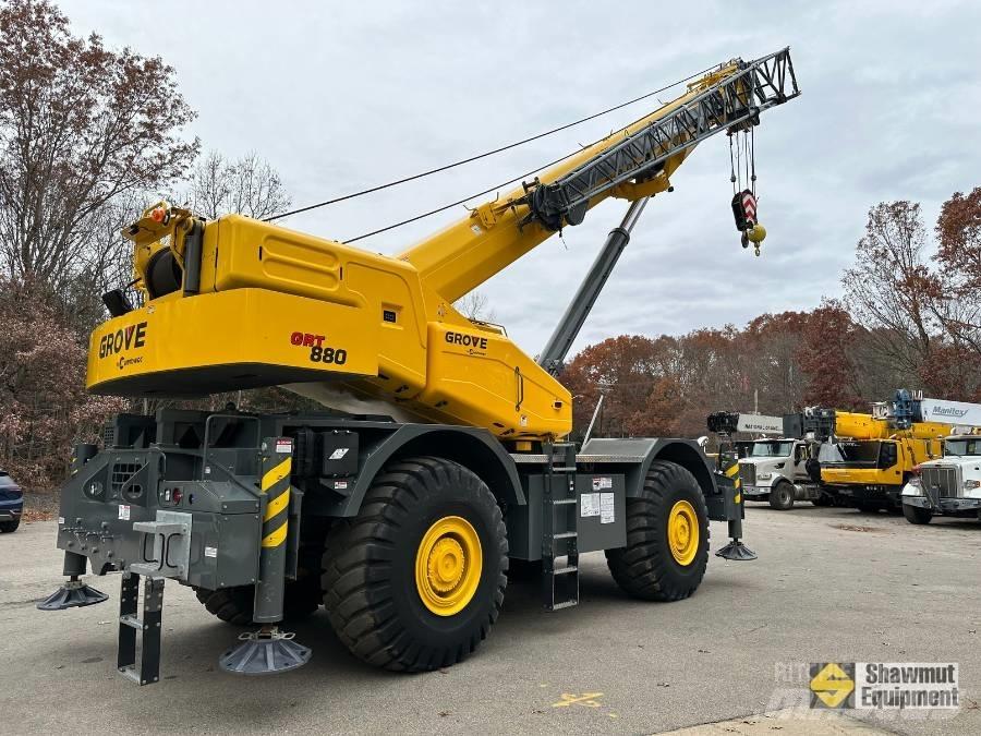 Grove GRT880 Neapdoroto reljefo kranai