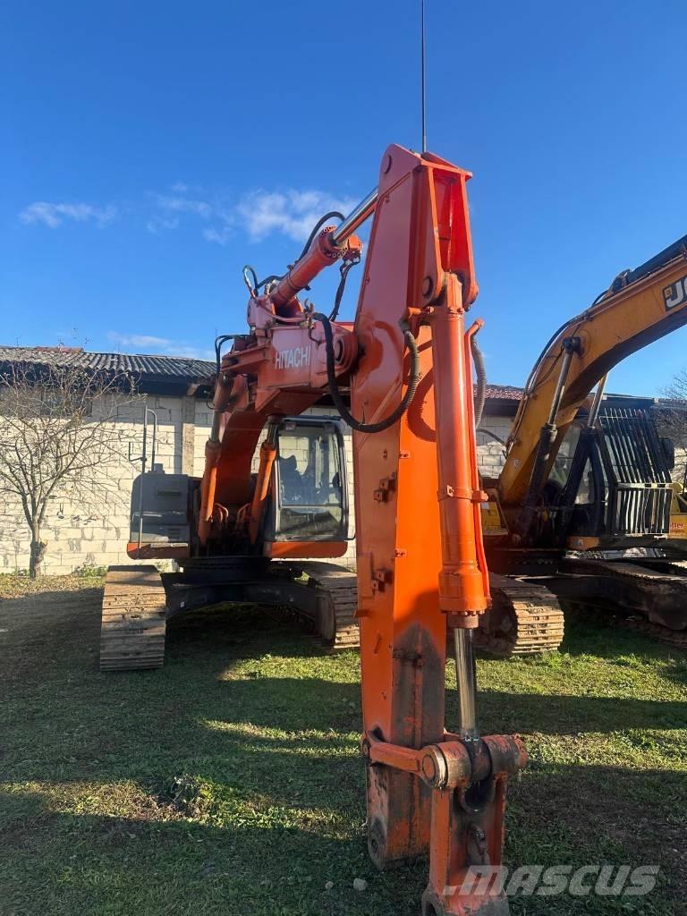Hitachi Zaxis 210LC3 Vikšrai, grandinės ir važiuoklės