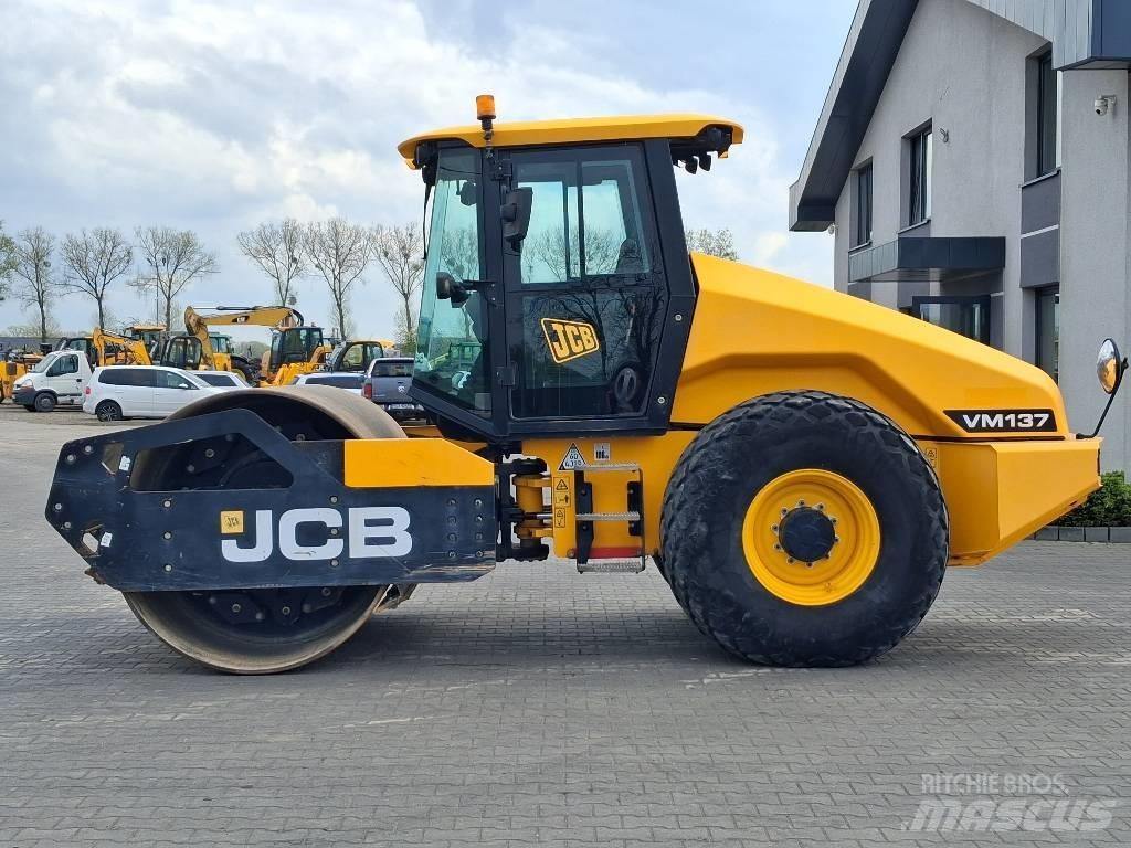 JCB VM 137 Vieno būgno volai