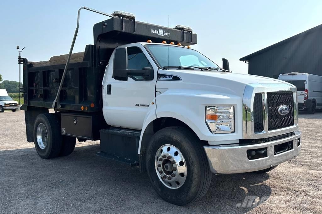 Ford F 750 Savivarčių priekabų vilkikai
