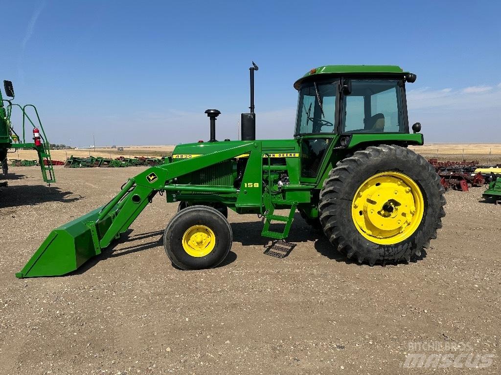 John Deere 4230 Traktoriai