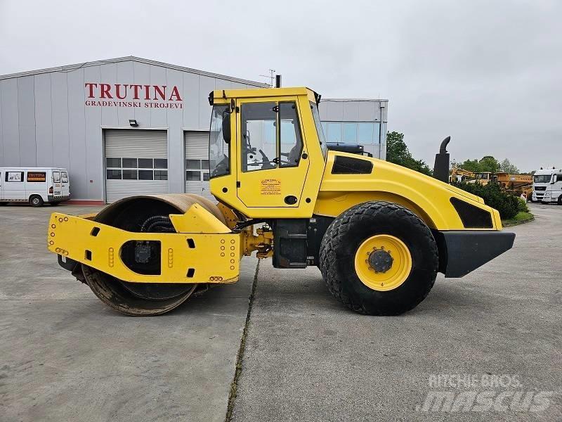 Bomag BW 213 D H-4 Vieno būgno volai