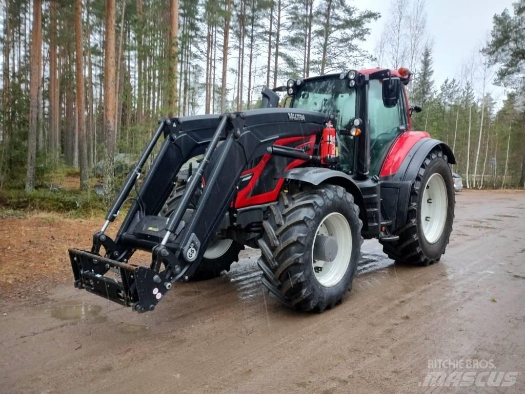 Valtra T234 Active Traktoriai
