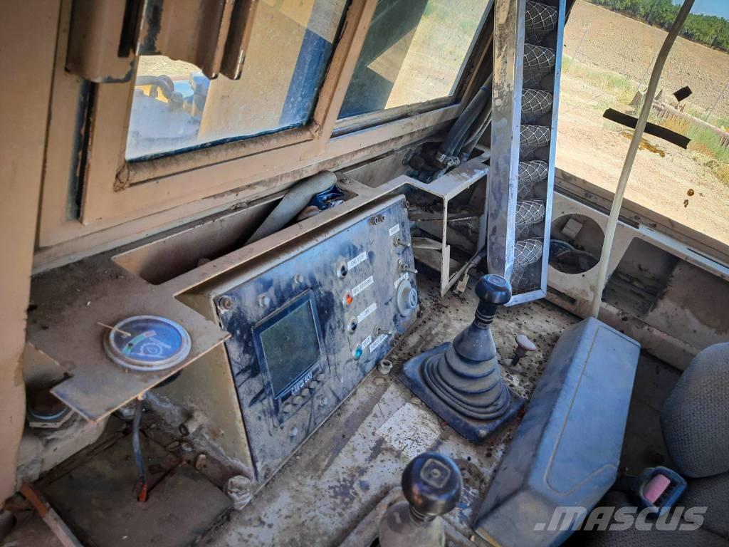 Komatsu D 375-1 Vikšriniai buldozeriai
