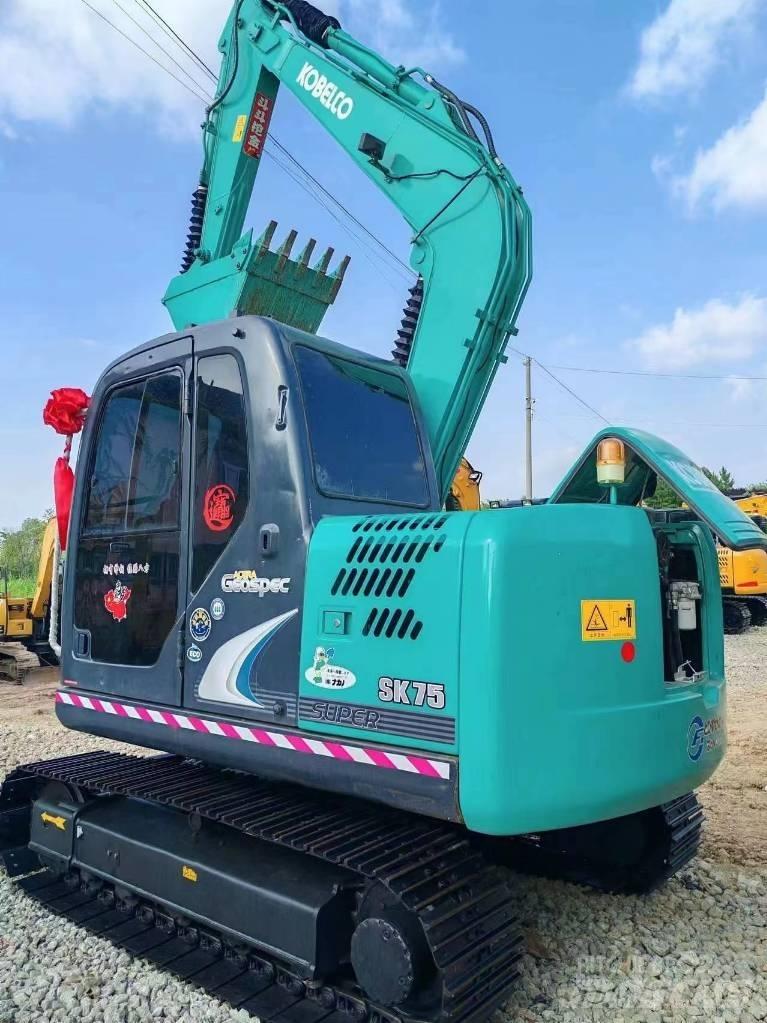 Kobelco SK 75 Vikšriniai ekskavatoriai