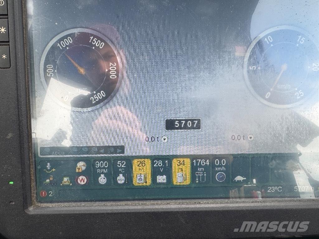 John Deere 810 E Naudoti miškovežiai (Forvarderiai)