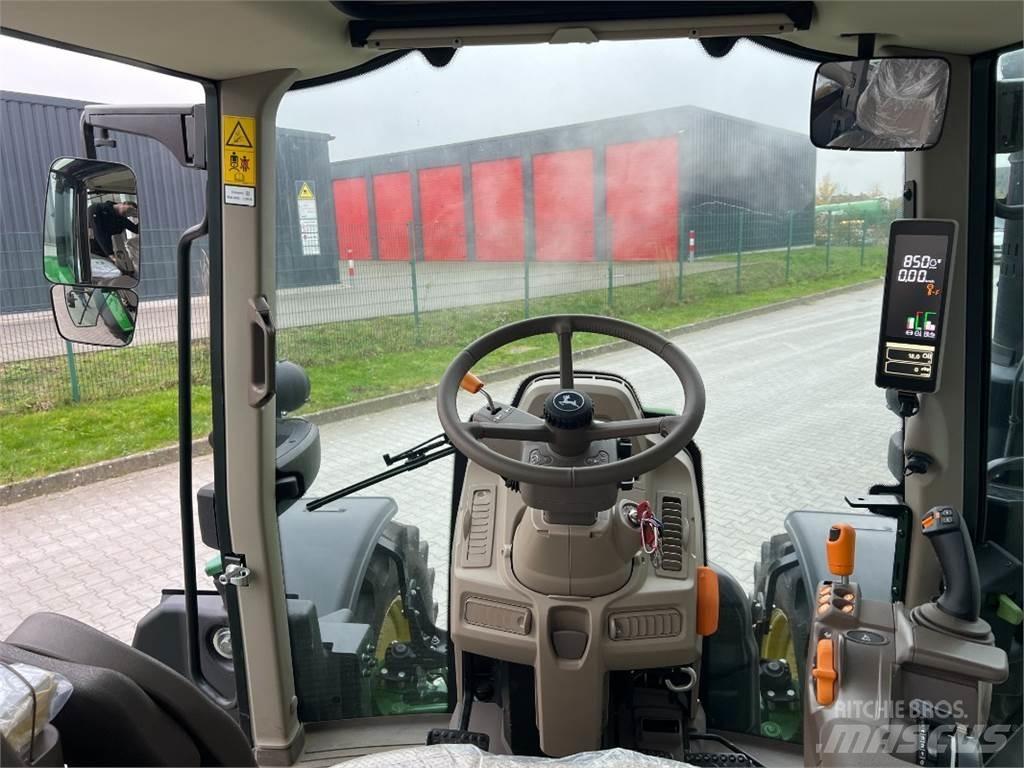 John Deere 6120M Traktoriai