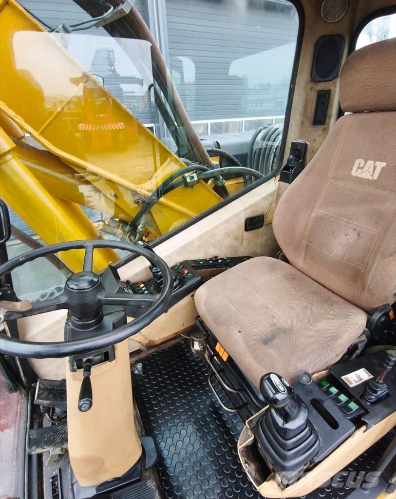 CAT M 315 Ratiniai ekskavatoriai