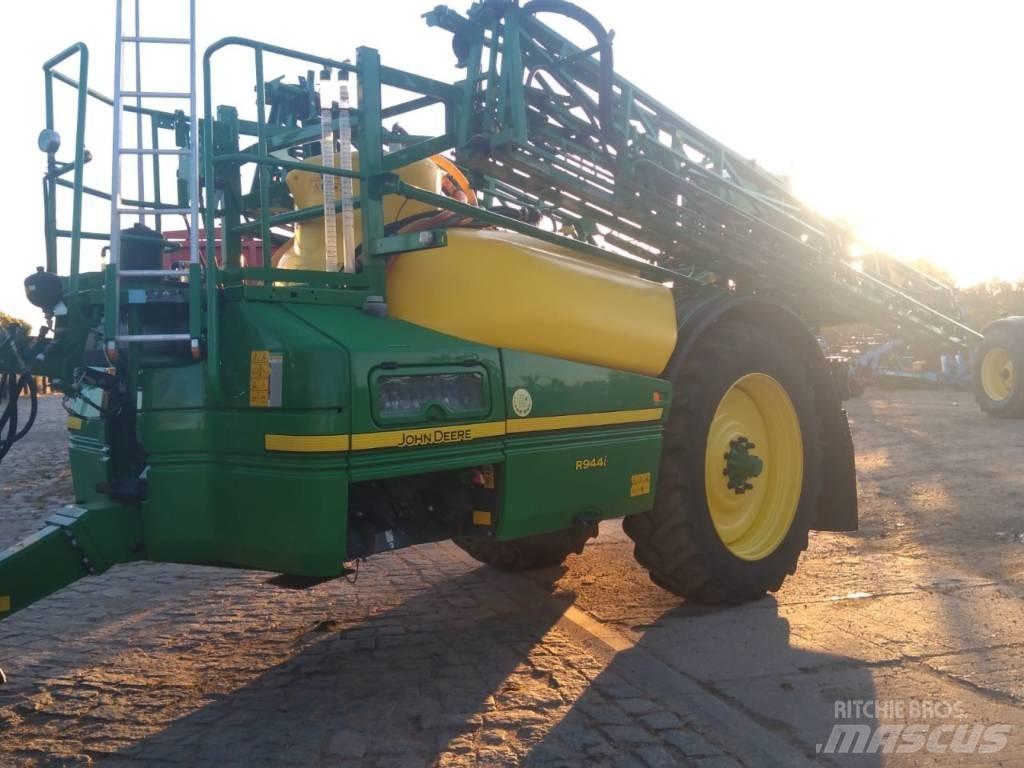 John Deere R944i Prikabinami purkštuvai