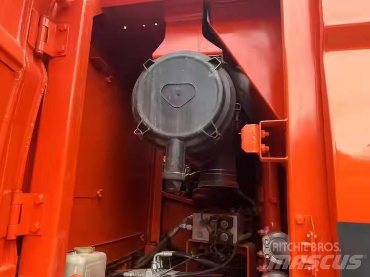 Doosan DX 225 LC Vikšriniai ekskavatoriai