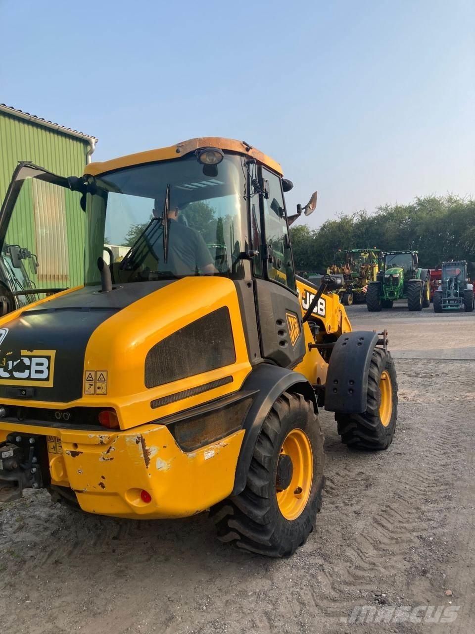 JCB TM 220 Teleskopiniai krautuvai žemės ūkiui