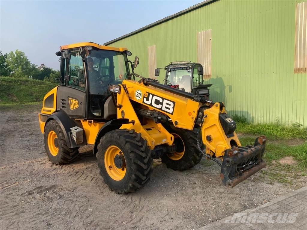 JCB TM 220 Teleskopiniai krautuvai žemės ūkiui
