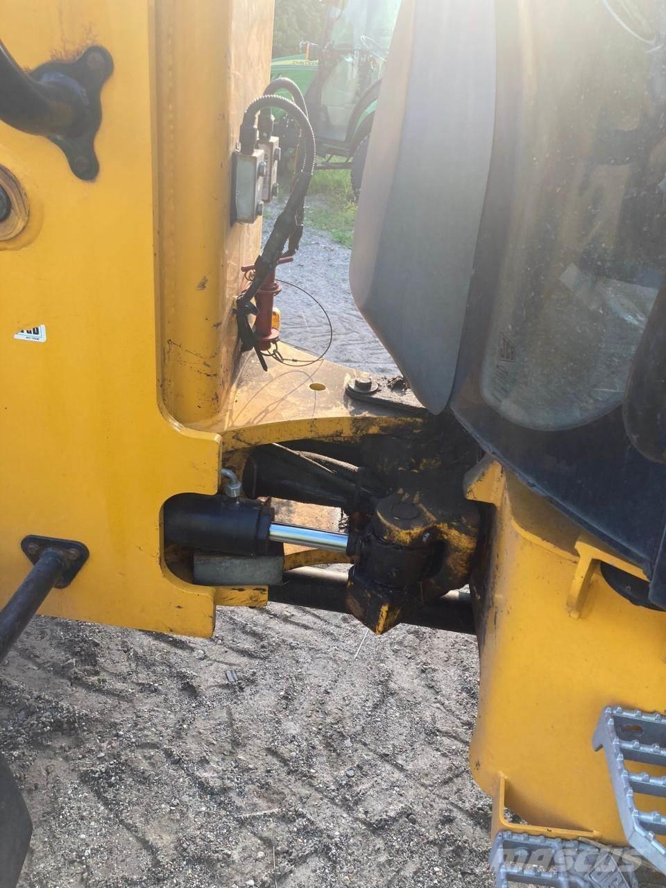 JCB TM 220 Teleskopiniai krautuvai žemės ūkiui