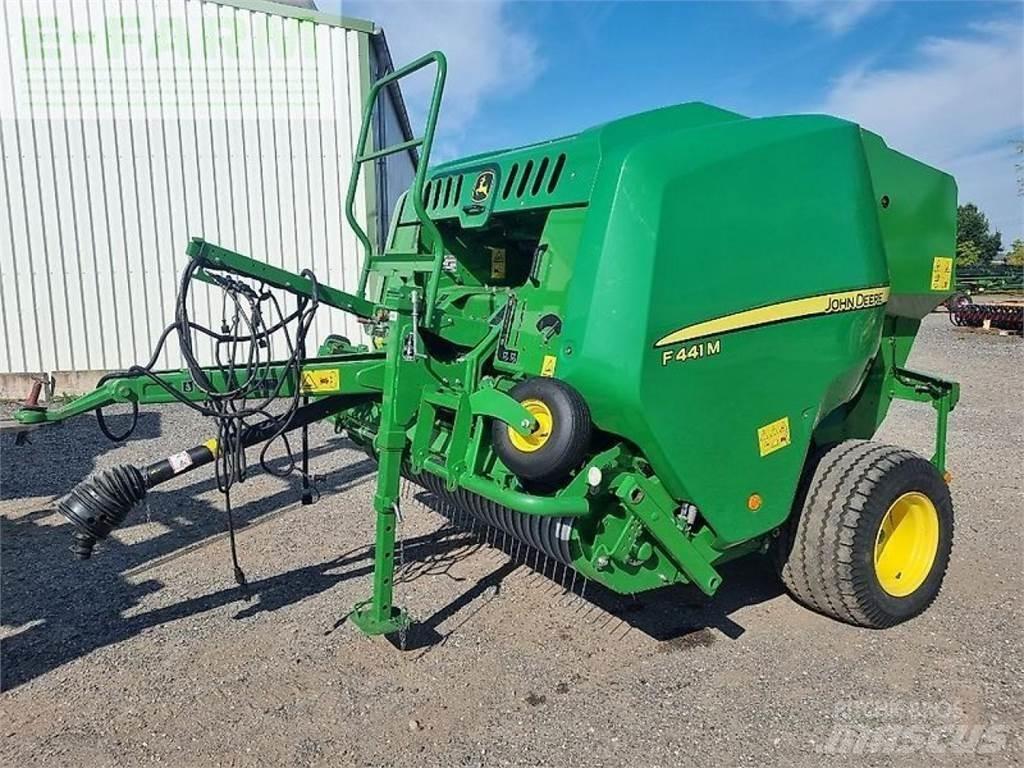 John Deere f441m Stačiakampių ryšulių presai