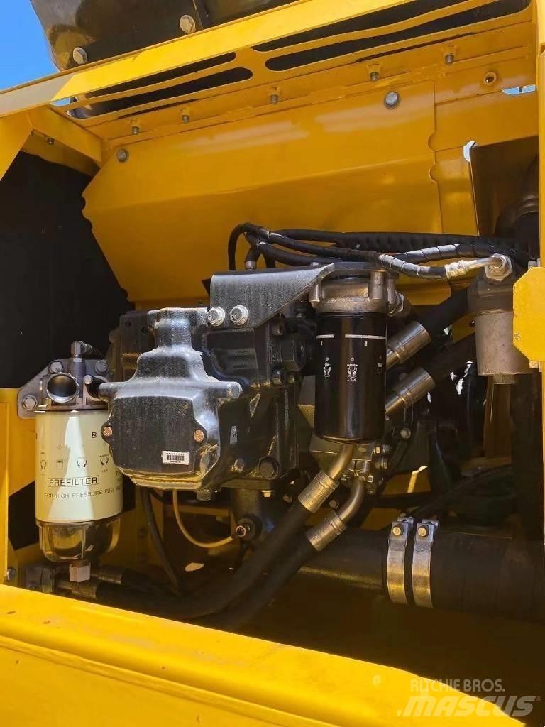 Komatsu pc200- 8 Vikšriniai ekskavatoriai