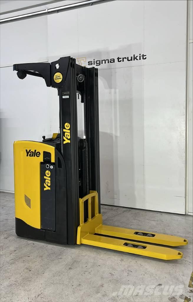 Yale MS 16 S Savaeigiai rietuvai