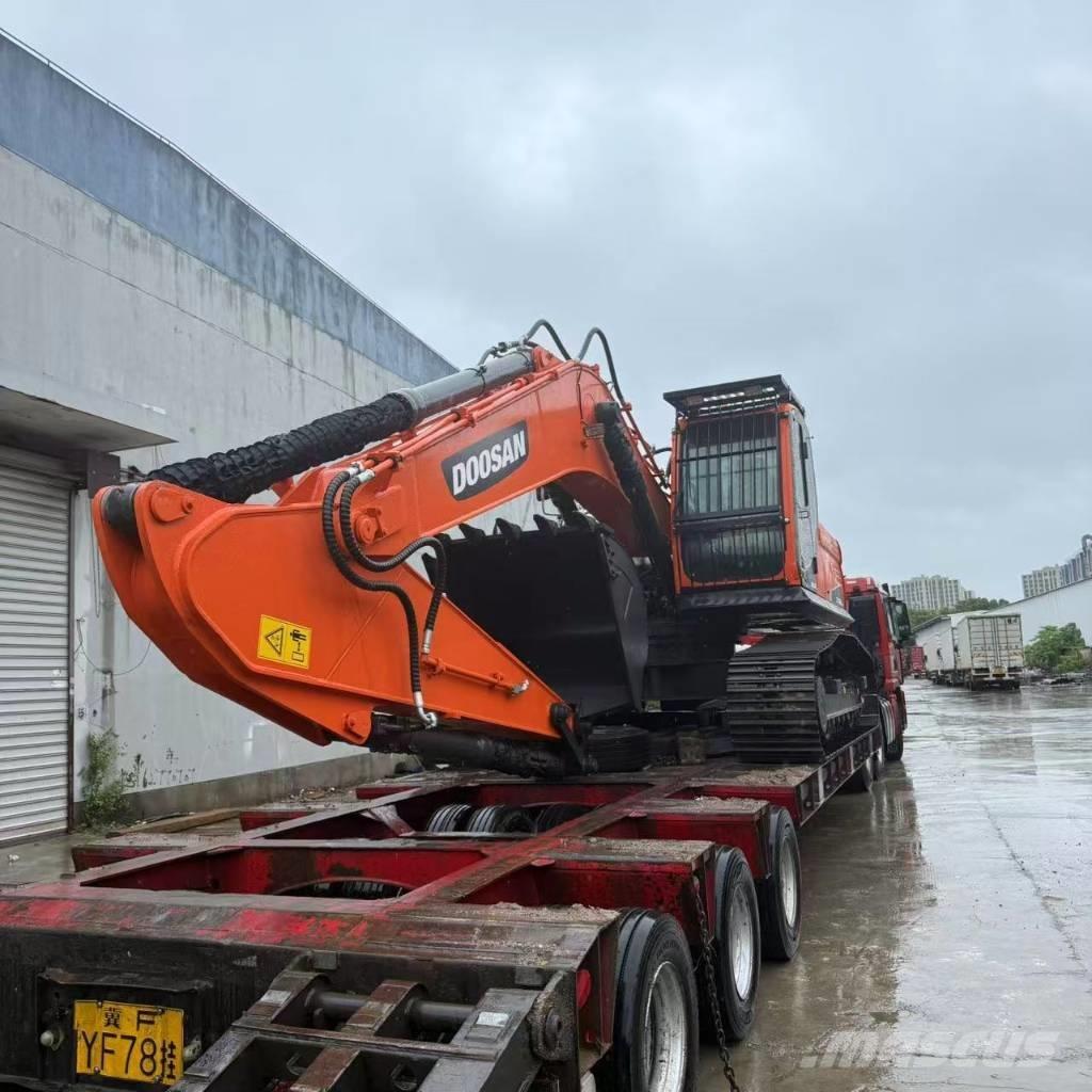 Doosan DX 225 LCA Vikšriniai ekskavatoriai