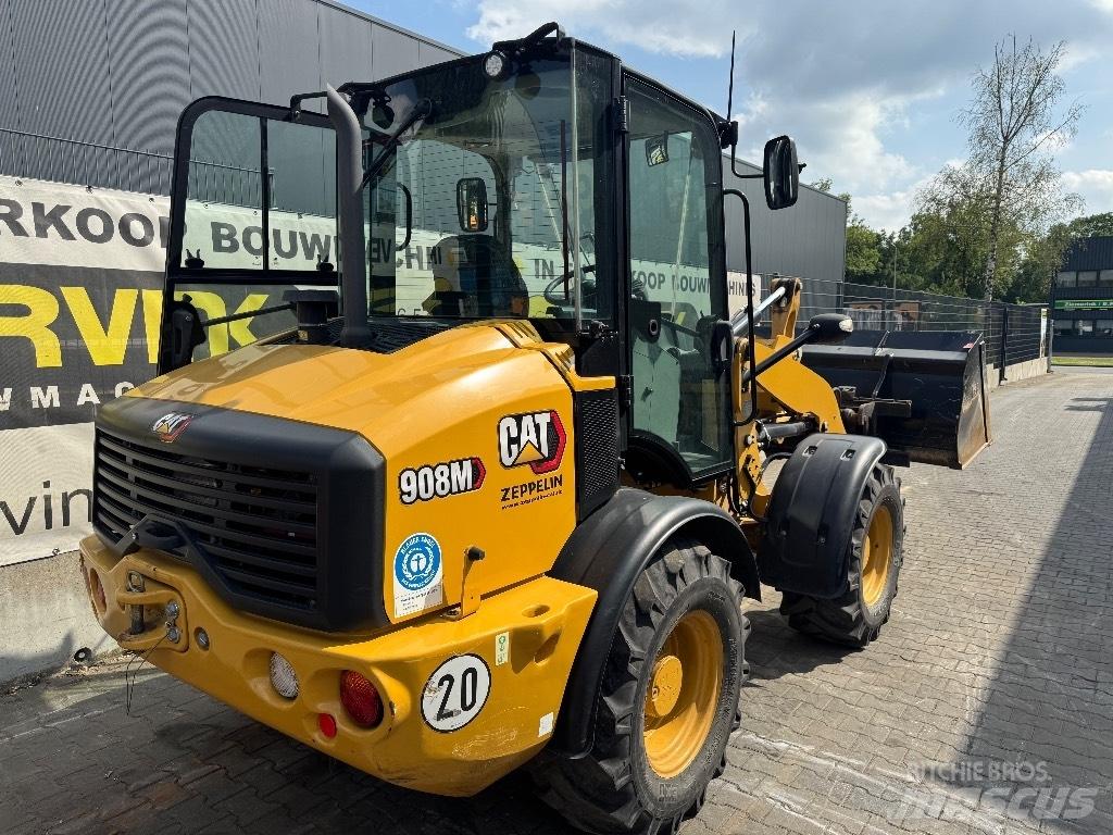 CAT 908 M Naudoti ratiniai krautuvai