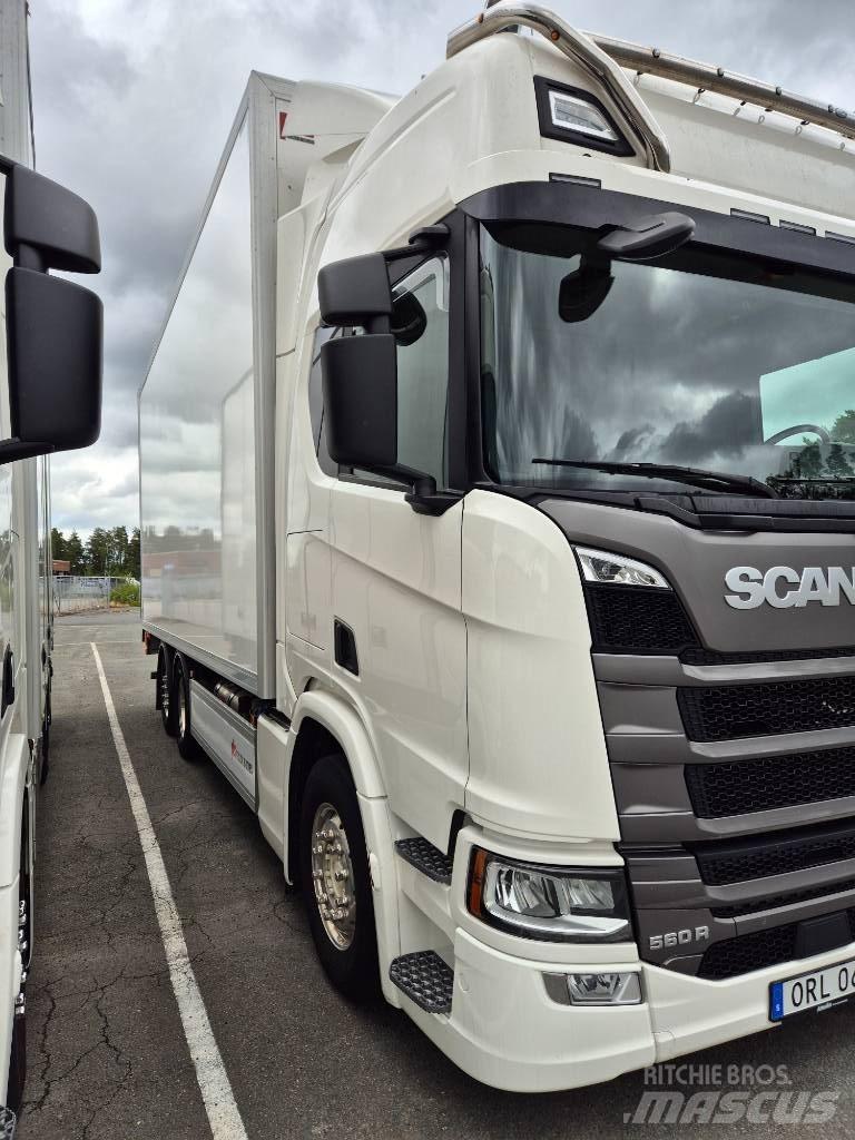 Scania 560R Sunkvežimiai su dengtu kėbulu