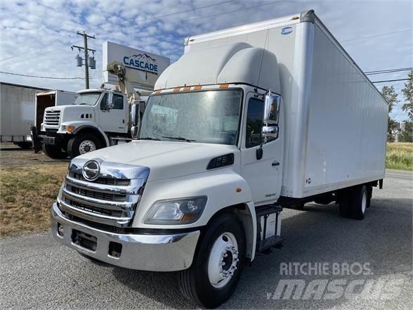 Hino 338 Sunkvežimiai su dengtu kėbulu