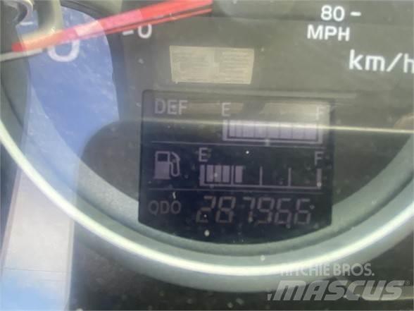 Hino 338 Sunkvežimiai su dengtu kėbulu