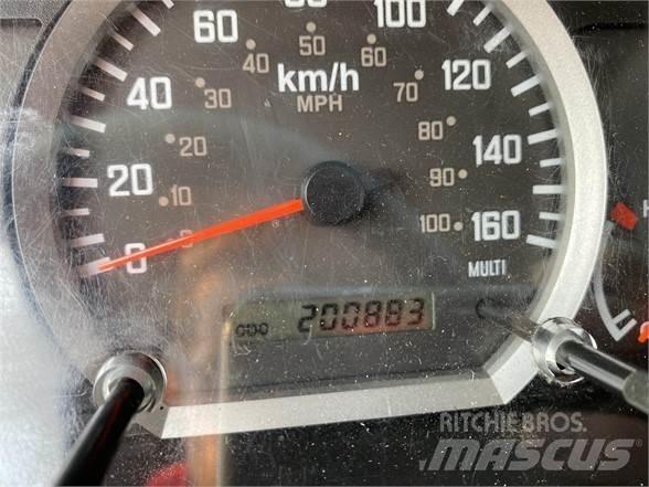 Isuzu NRR Gėrimų tiekimo sunkvežimiai