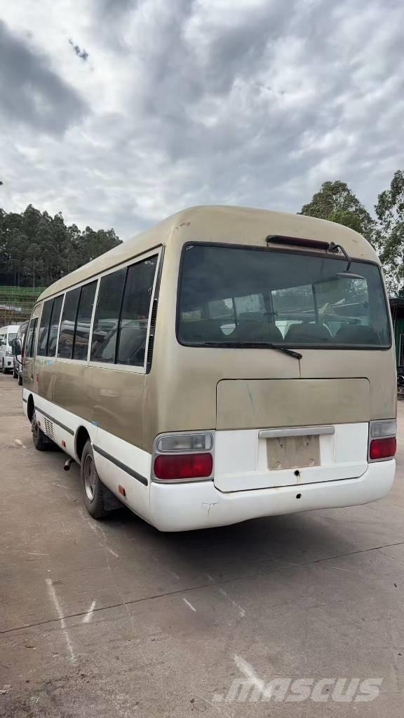 Toyota Coaster Tarpmiestiniai autobusai