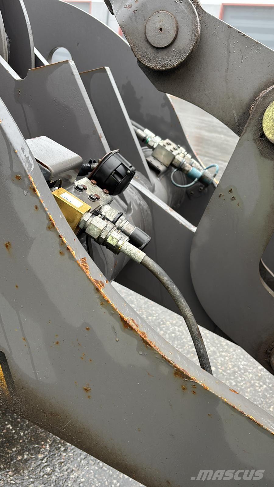 Volvo L35B Naudoti ratiniai krautuvai