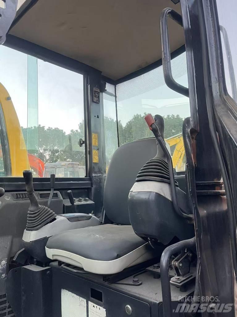Komatsu PC 30 Vikšriniai ekskavatoriai