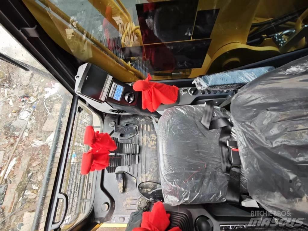 Komatsu PC 220-8 Vikšriniai ekskavatoriai