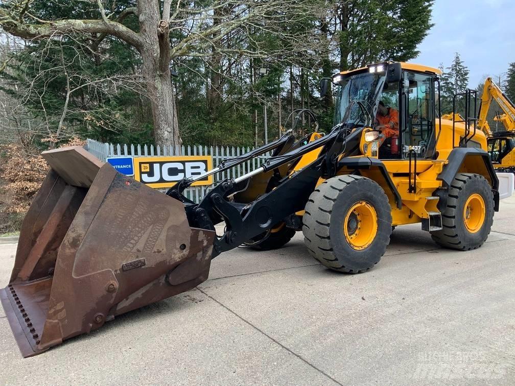 JCB 437 HT Naudoti ratiniai krautuvai