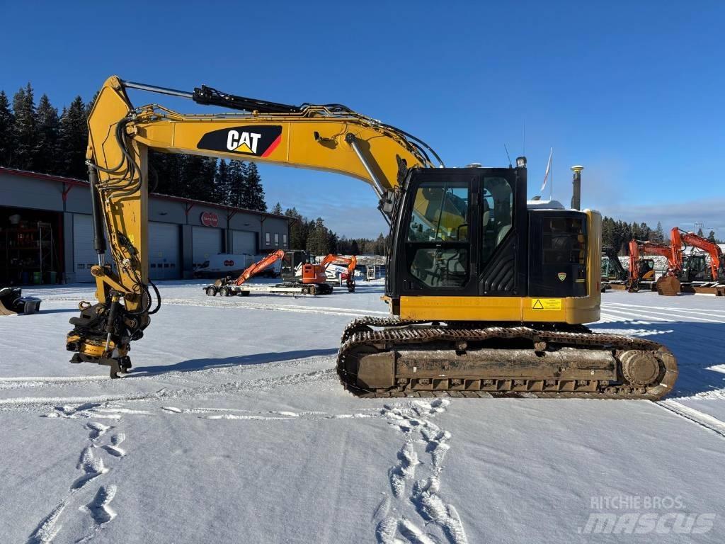 CAT 325 FL CR Vikšriniai ekskavatoriai