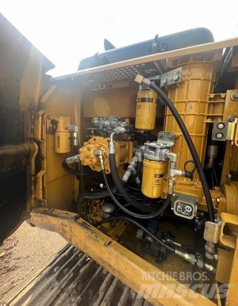 CAT 318 B Vikšriniai ekskavatoriai