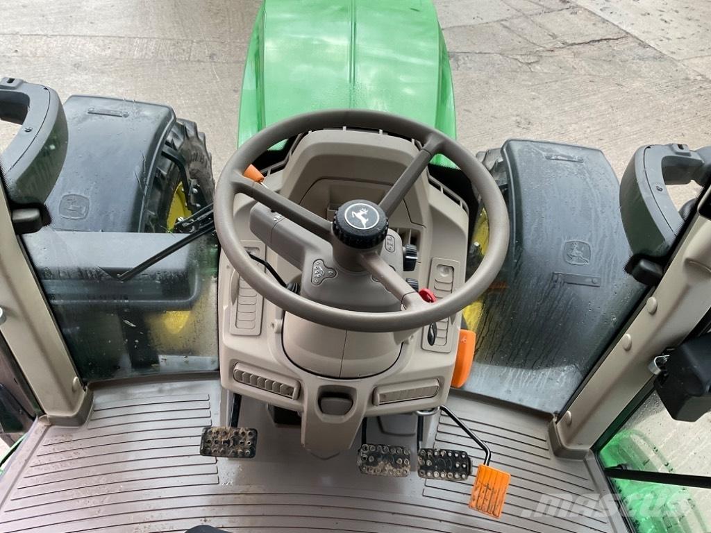 John Deere 6130 M Traktoriai